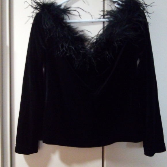 Women's Top - Picture 2 of 7